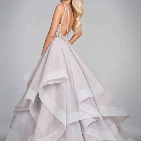 Hayley Paige Dori Wedding Dress.Never worn/altered - Picture 3 of 10